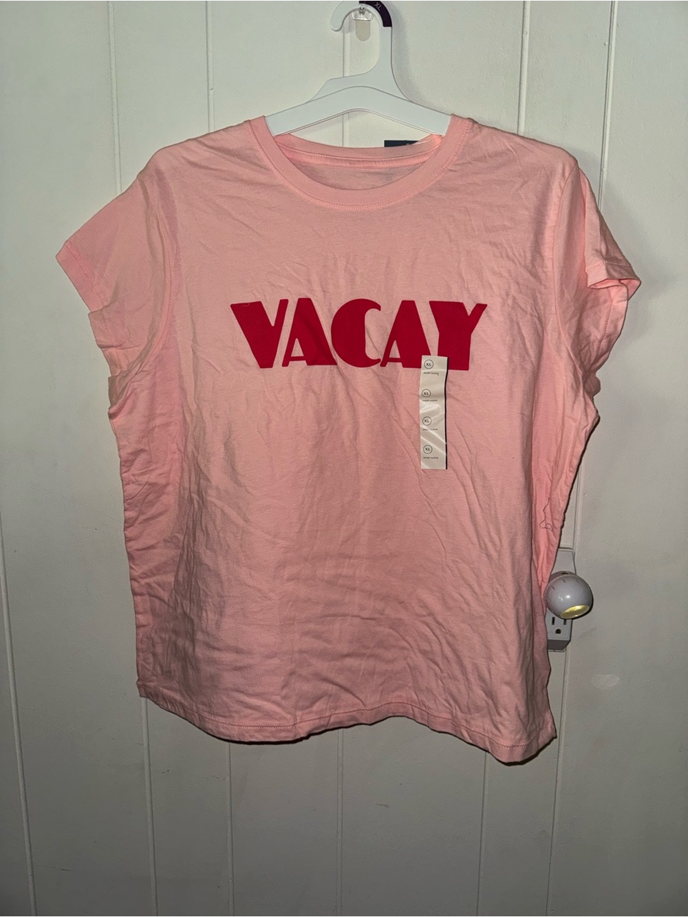 Universal Thread Pink Graphic 'VACAY' Short Sleeve Tee